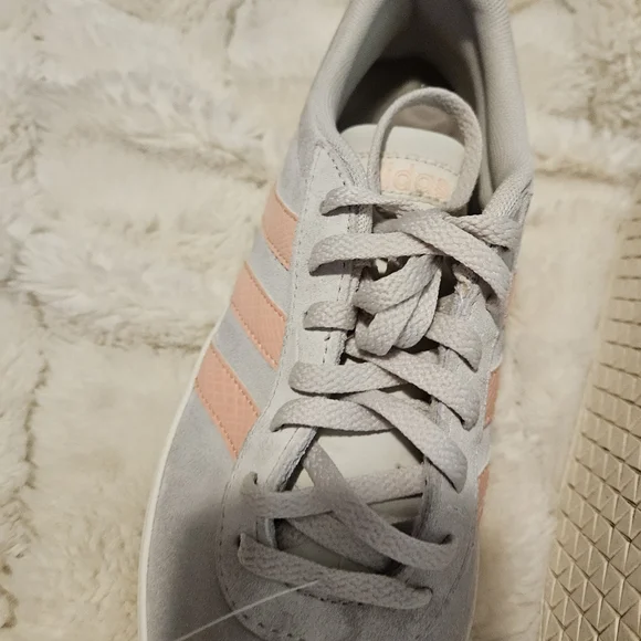 Adidas Women's Gray and Peach Sneakers - Picture 7 of 10